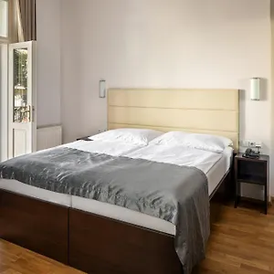 επισκεφθείτε το ξενοδοχείο